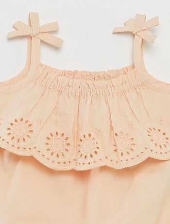 Barboteuse courte avec broderies anglaises