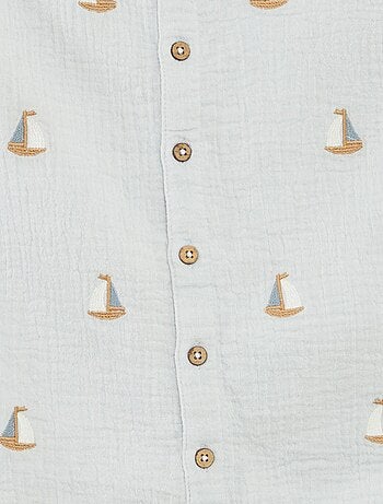 Barboteuse courte en gaze de coton avec broderies fantaisies