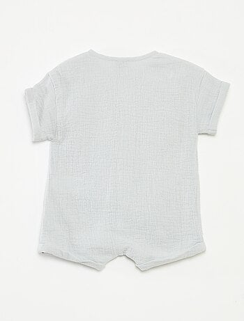 Barboteuse courte en gaze de coton avec broderies fantaisies