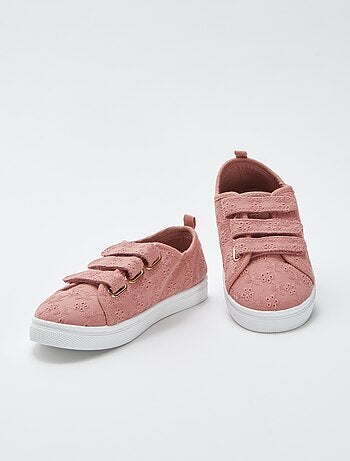 Baskets à scratchs avec broderie