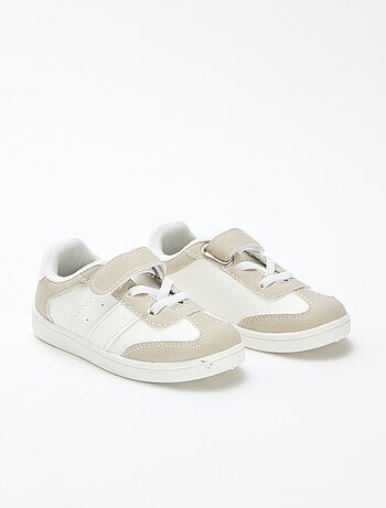 Baskets basses avec ouvertures à scratchs et lacets élastiqués