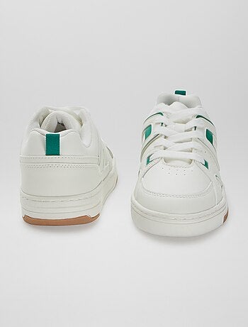 Baskets basses esprit sportif