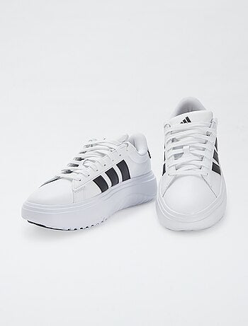Baskets bicolores à plateforme 'Grand Court' 'Adidas'