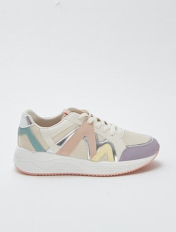 Baskets multicolores