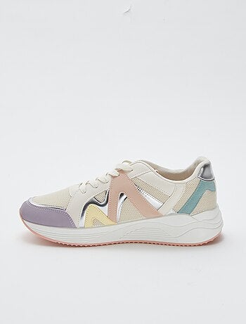 Baskets multicolores