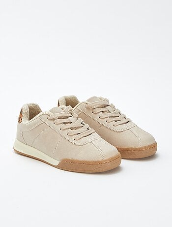 Baskets running avec lacets