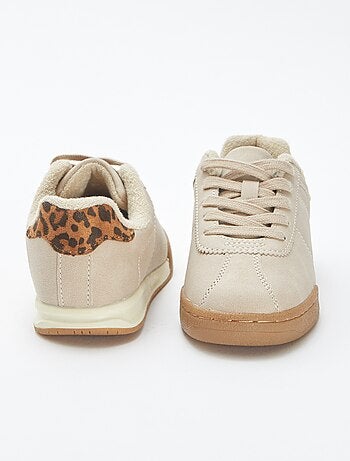 Baskets running avec lacets