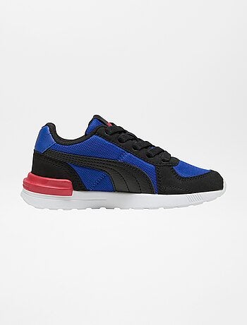 Baskets running 'Puma'