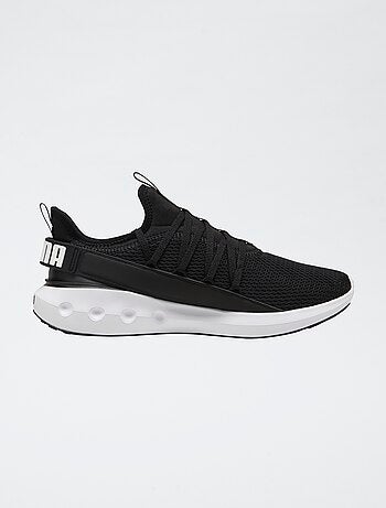 Baskets running 'Puma'