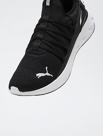 Baskets running 'Puma'