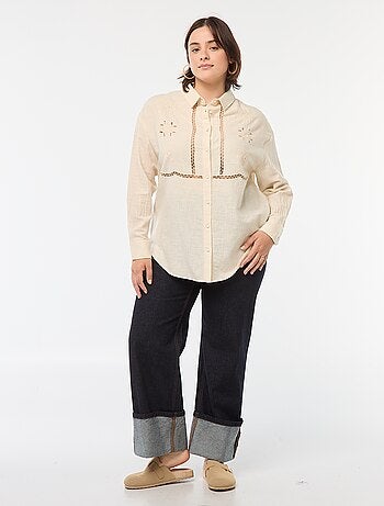 Blouse à manches longues avec broderies ajourées