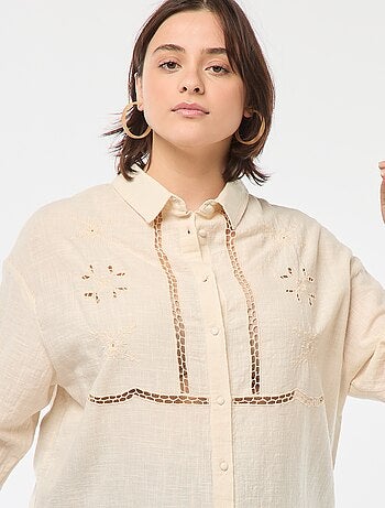 Blouse à manches longues avec broderies ajourées