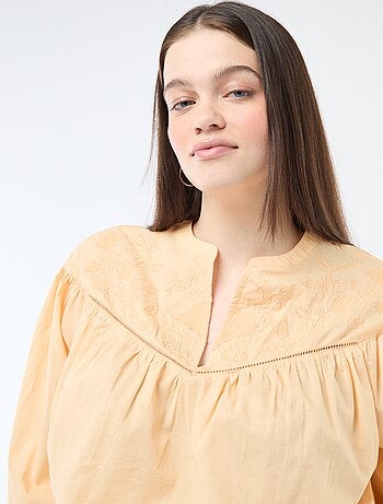 Blouse à manches longues avec broderies