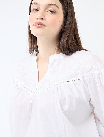 Blouse à manches longues avec broderies