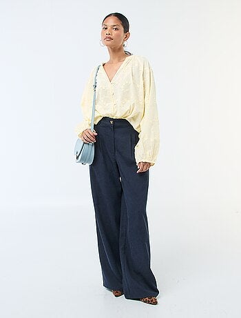 Blouse avec broderies fleurs