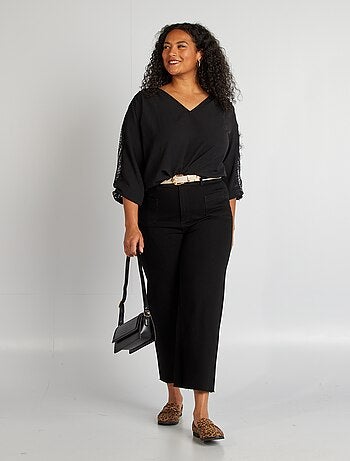 Blouse avec dentelles sur les manches