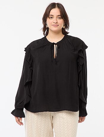 Blouse avec épaules et poignets volantés + liens à nouer au col