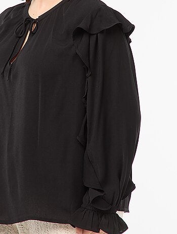 Blouse avec épaules et poignets volantés + liens à nouer au col