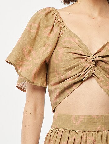 Blouse cropped avec noeud fantaisie et manches forme papillon
