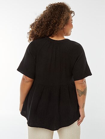Blouse en gaze de coton avec encolure brodée