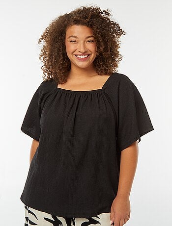 Blouse fluide encolure bardot en maille gaufrée