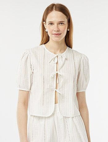 Blouse gilet à manches courtes bouffantes et ouvertures par liens