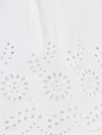 Blouse légère avec bretelles volantées et broderies