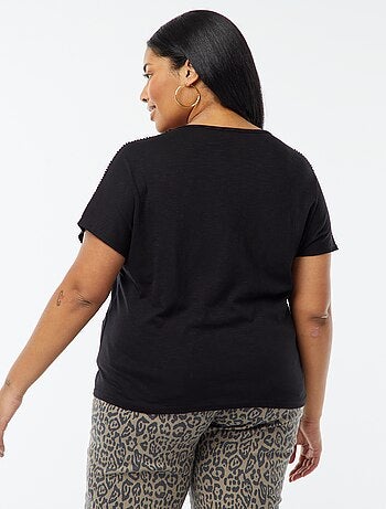 Blouse matière crêpée avec broderies