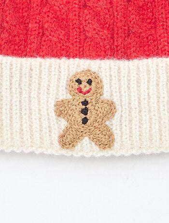 Bonnet côtelé et torsadé avec pompon