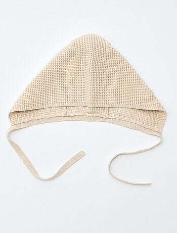 Bonnet en maille à nouer
