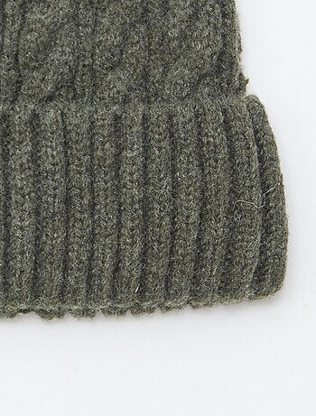 Bonnet en maille torsadée