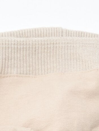 Bonnet maillé à pompon
