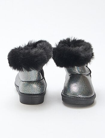 Boots brillantes fourrées
