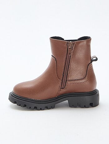 Bottes ajustées en simili