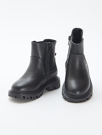 Bottes ajustées en simili