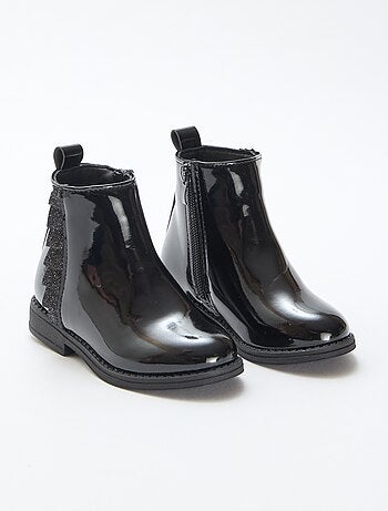 Bottes vernies avec détail volanté uni