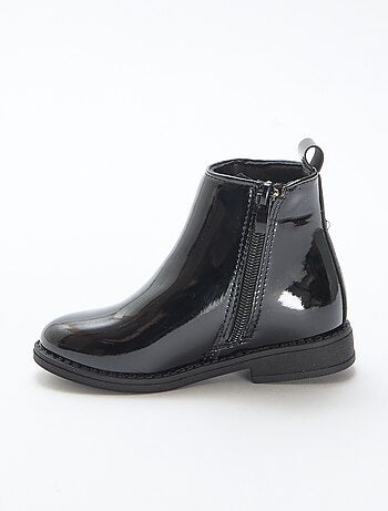 Bottes vernies avec détail volanté uni