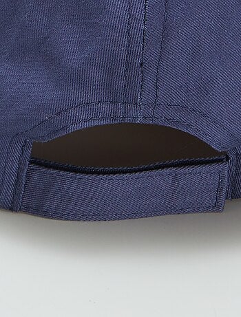 Casquette en toile brodée