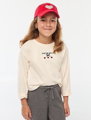 Casquette unie avec motif brodé