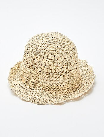 Chapeau ajouré forme cloche