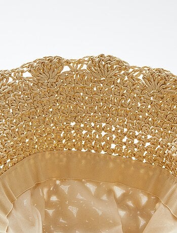 Chapeau ajouré forme cloche