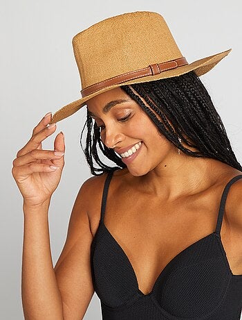 Chapeau en raphia