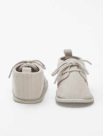 Chaussons à lacets