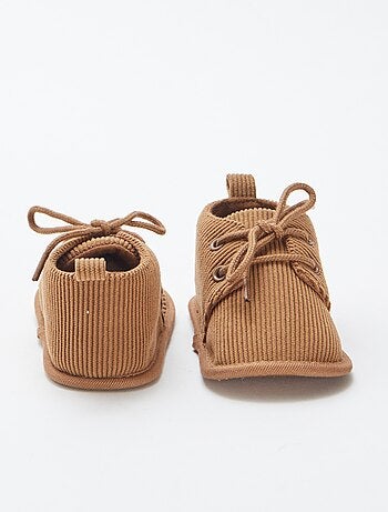 Chaussons à lacets