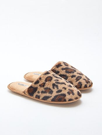 Chaussons basiques en fausse fourrure