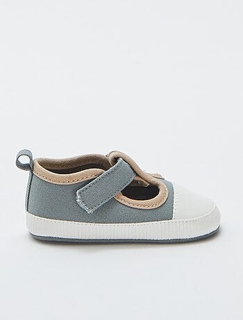 Chaussons esprit baskets en toile