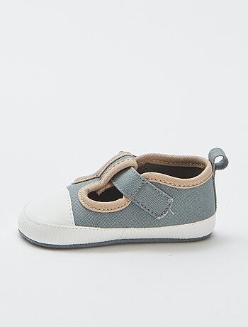 Chaussons esprit baskets en toile