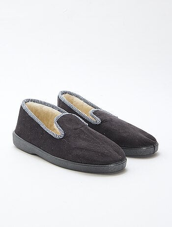 Chaussons fourrés avec bords contrastants