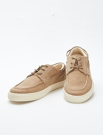 Chaussures bateau à lacets