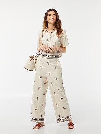 Chemise à manches courtes avec broderies